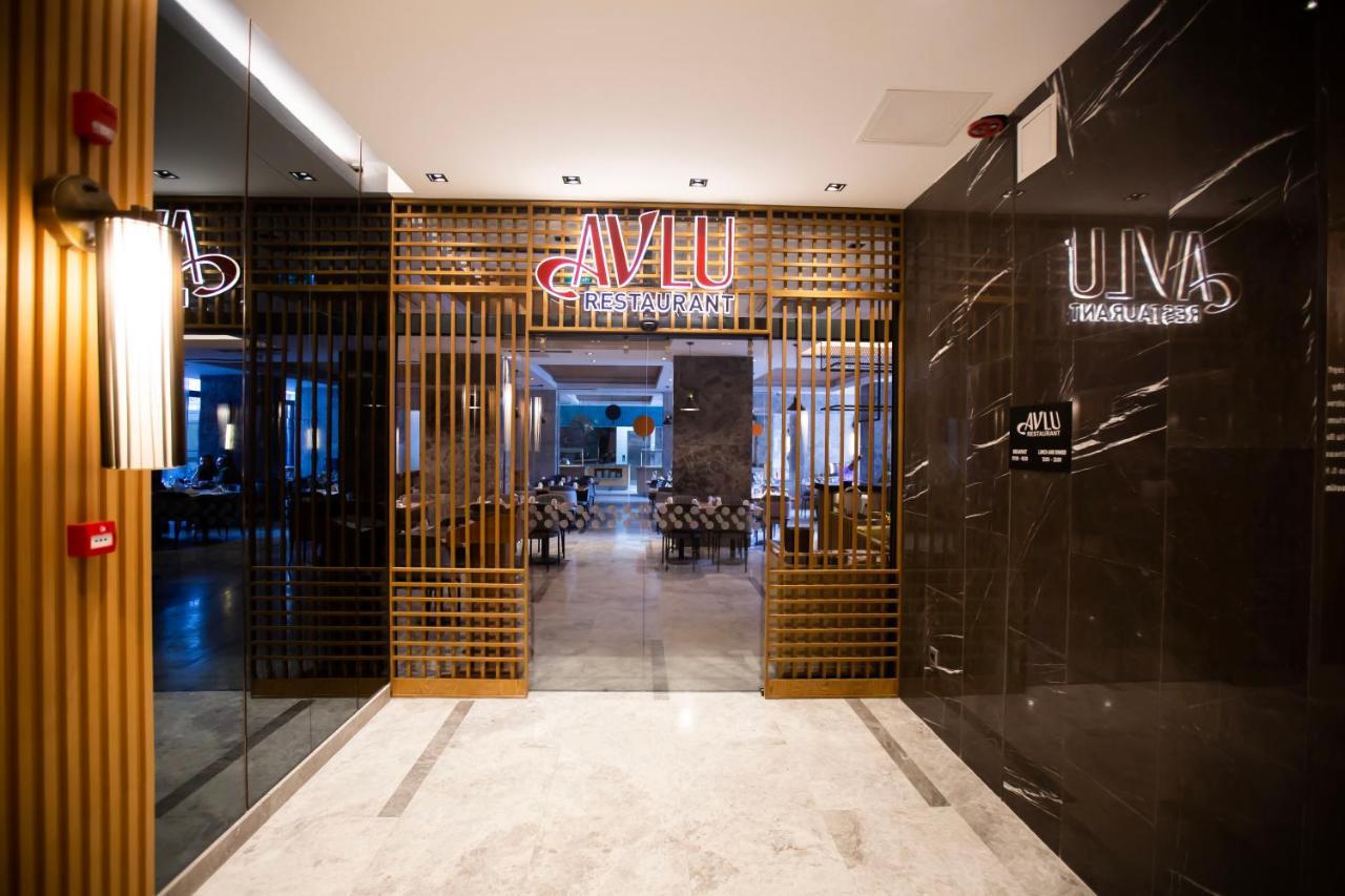 Ramada Plaza Sultanahmet Hotel Истанбул Екстериор снимка Entrance to AVLO