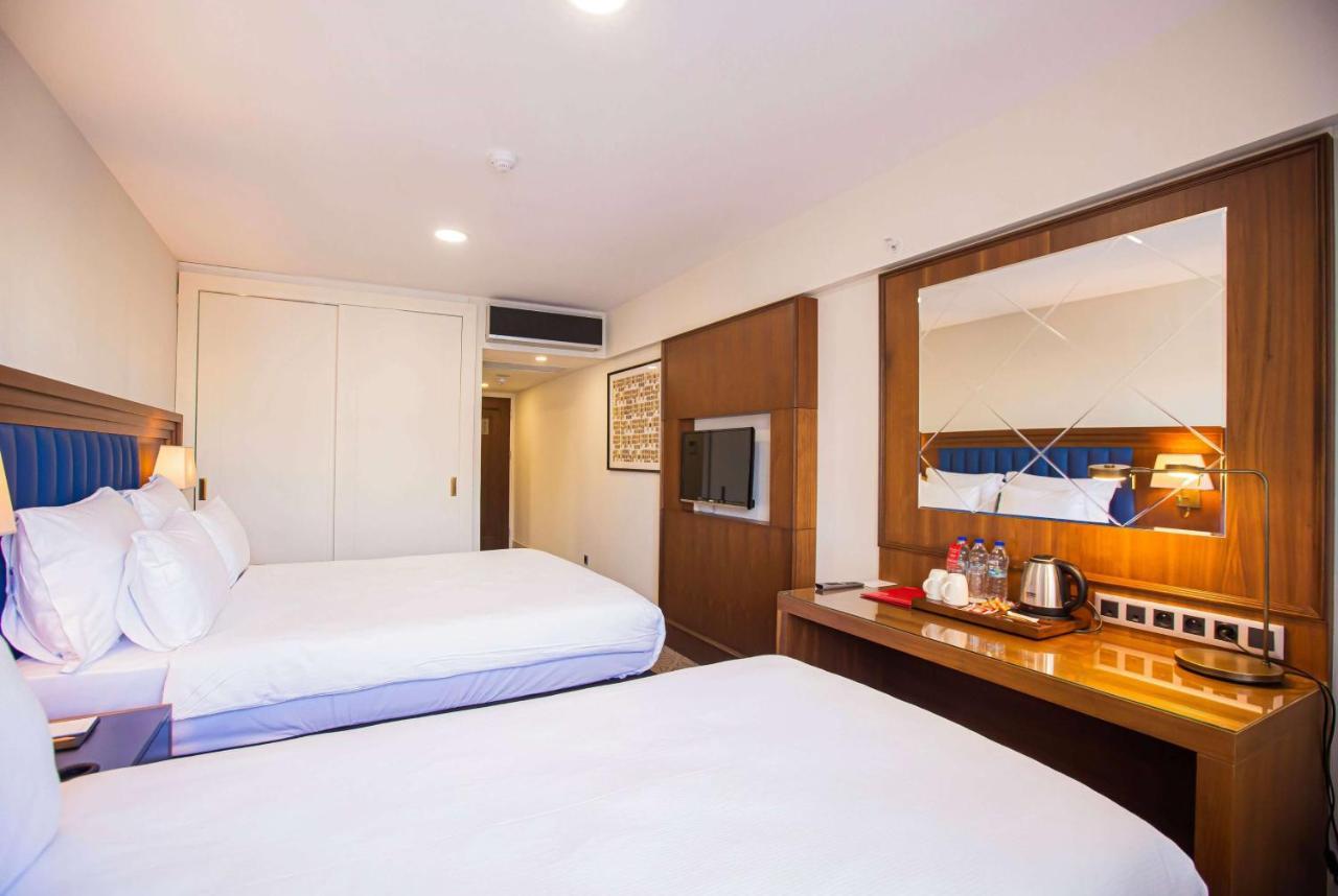 Ramada Plaza Sultanahmet Hotel Истанбул Екстериор снимка A room at the hotel