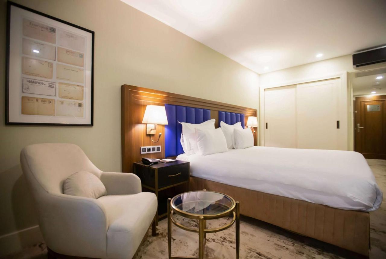 Ramada Plaza Sultanahmet Hotel Истанбул Екстериор снимка A bedroom at the hotel